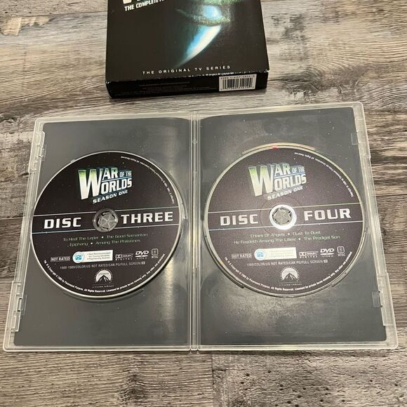 War of the Worlds - The Complete First Season- DVD set - Picture 5 of 8